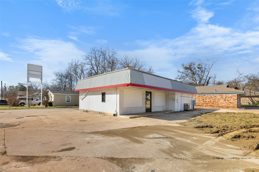 1201 W Crawford Street, Denison, TX 75020