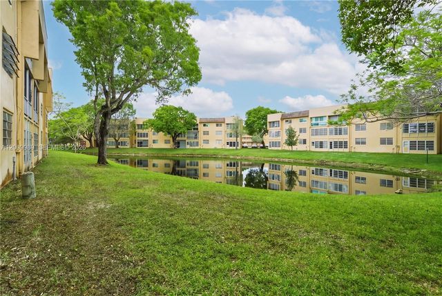 5961 NW 61st Ave 111, Tamarac, FL 33319