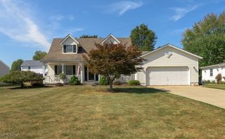 574 Fieldstone Drive, Amherst, OH 44001