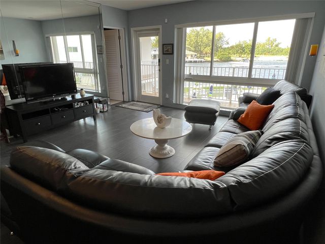 999 N Riverside Dr 9, Pompano Beach, FL 33062