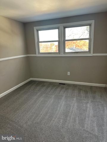 2 RUSCOMBE CT, Willingboro, NJ 08046