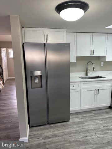 2 RUSCOMBE CT, Willingboro, NJ 08046