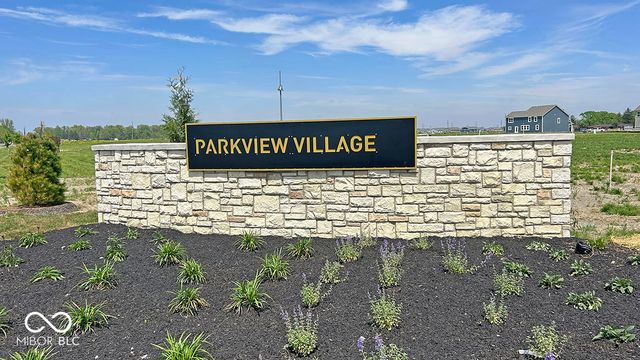 222 Heritage Pass W, Greenfield, IN 46140