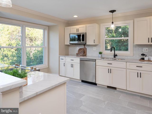 5108 MOUNTAIN RD, Pasadena, MD 21122