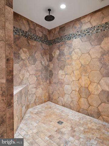 5108 MOUNTAIN RD, Pasadena, MD 21122