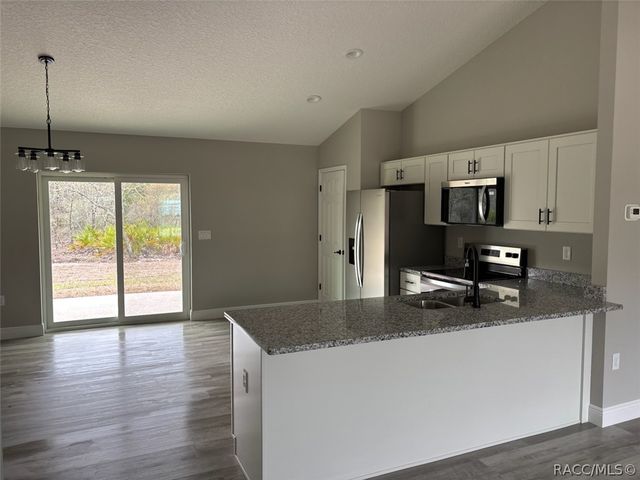 6656 N Roland Drive, Dunnellon, FL 34433