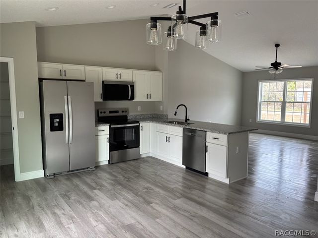 6656 N Roland Drive, Dunnellon, FL 34433