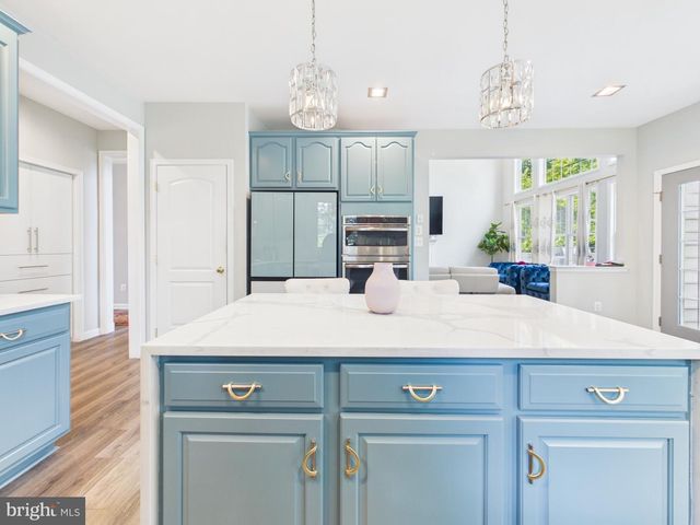 43464 SNICKERSVILLE KILN CT, Ashburn, VA 20148