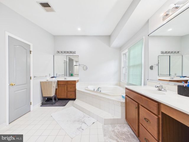 43464 SNICKERSVILLE KILN CT, Ashburn, VA 20148