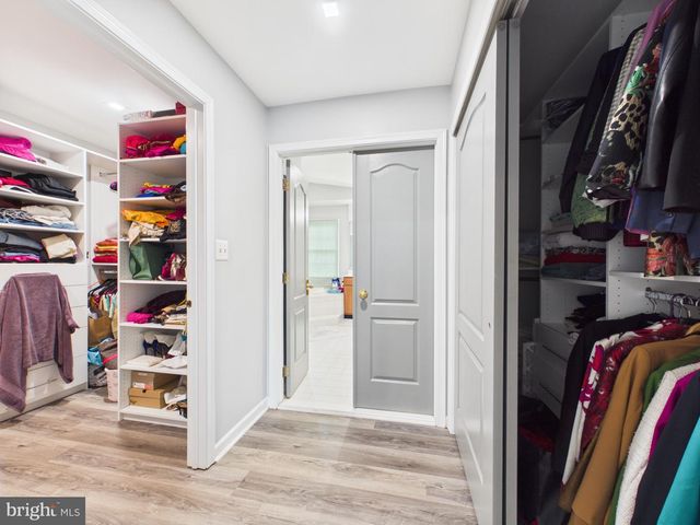 43464 SNICKERSVILLE KILN CT, Ashburn, VA 20148
