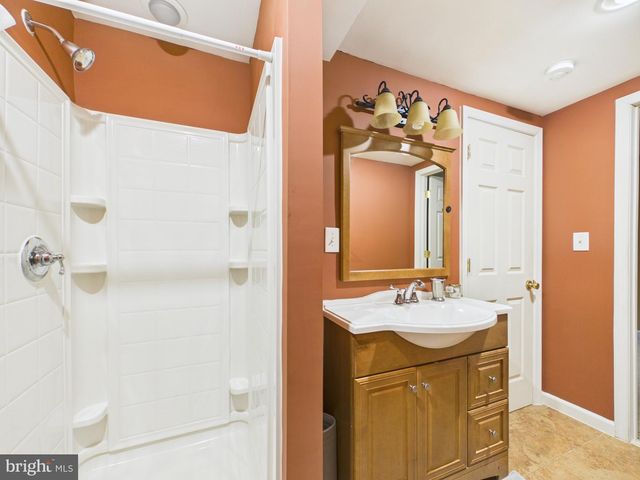 43464 SNICKERSVILLE KILN CT, Ashburn, VA 20148