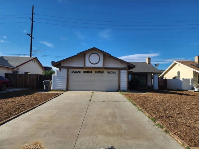 25606 Vista Famoso, Moreno Valley, CA 92551