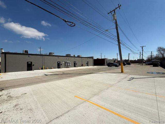 13665 Northline Road, Southgate, MI 48195