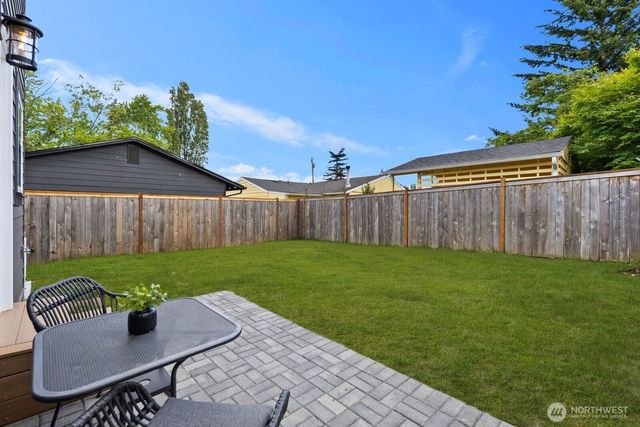 15701 117th Avenue SE, Renton, WA 98058