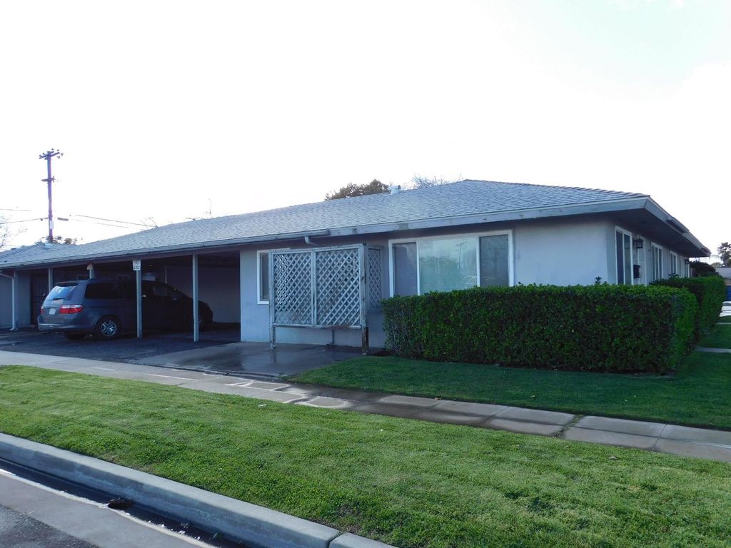 Image 1 of property listing at 4186 E Ashlan, Fresno, CA 93726