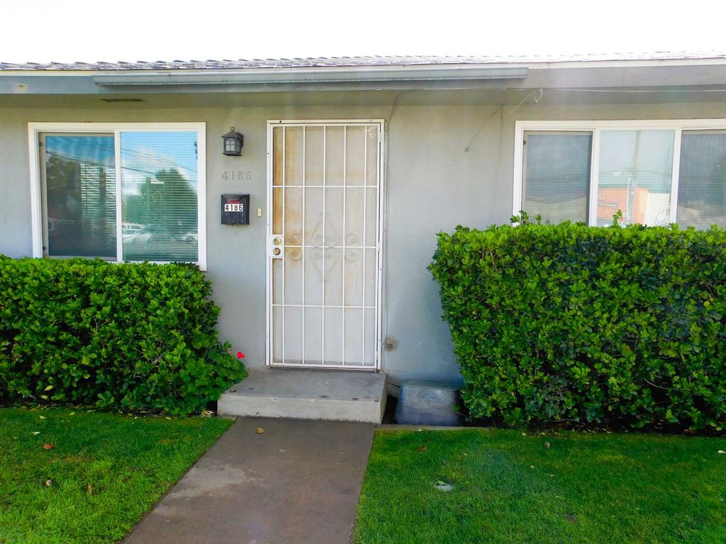 Image 2 of property listing at 4186 E Ashlan, Fresno, CA 93726