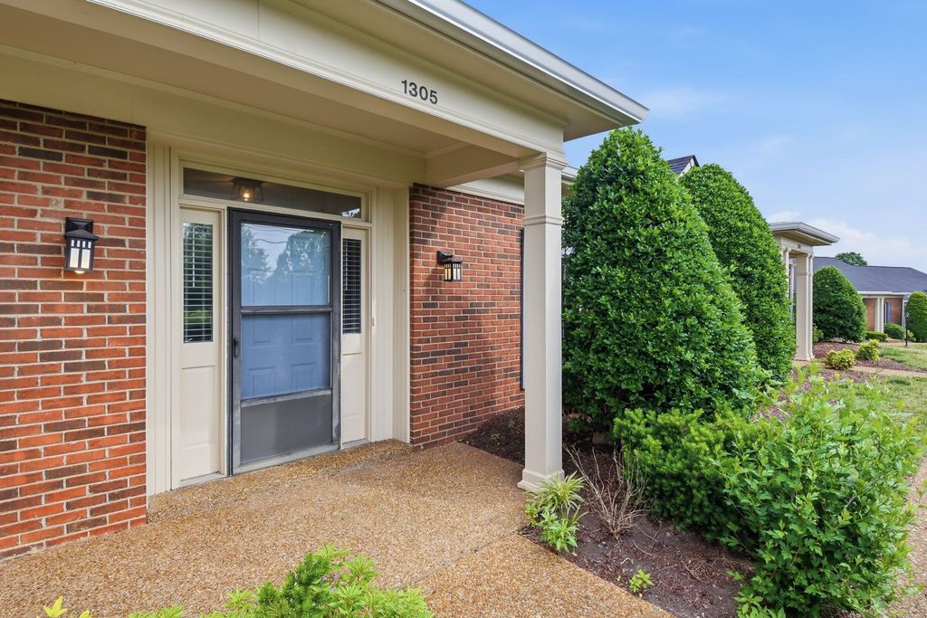 1305 Brentwood Pt, Brentwood, TN 37027