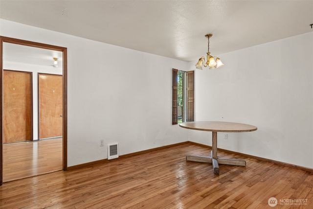 13721 37th Avenue NE, Seattle, WA 98125