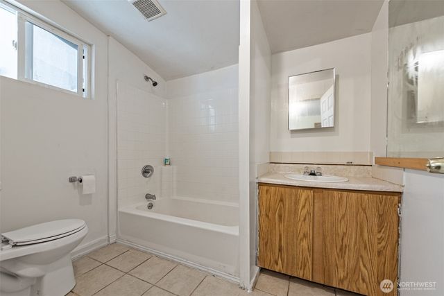 13721 37th Avenue NE, Seattle, WA 98125