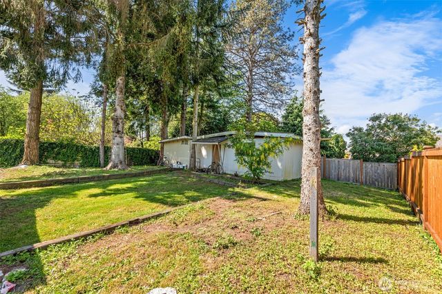 13721 37th Avenue NE, Seattle, WA 98125