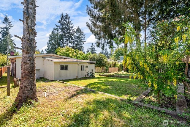 13721 37th Avenue NE, Seattle, WA 98125