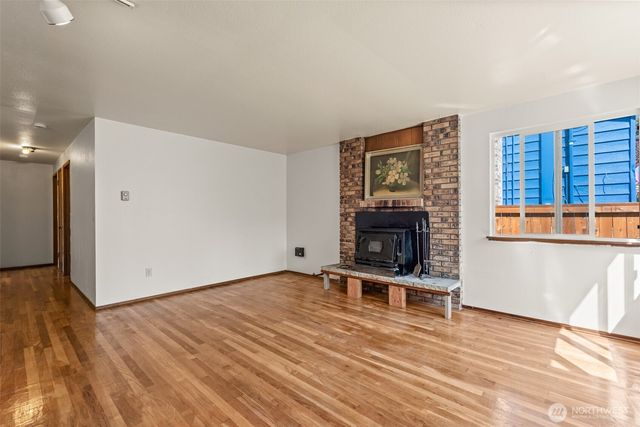 13721 37th Avenue NE, Seattle, WA 98125