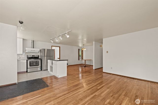 13721 37th Avenue NE, Seattle, WA 98125