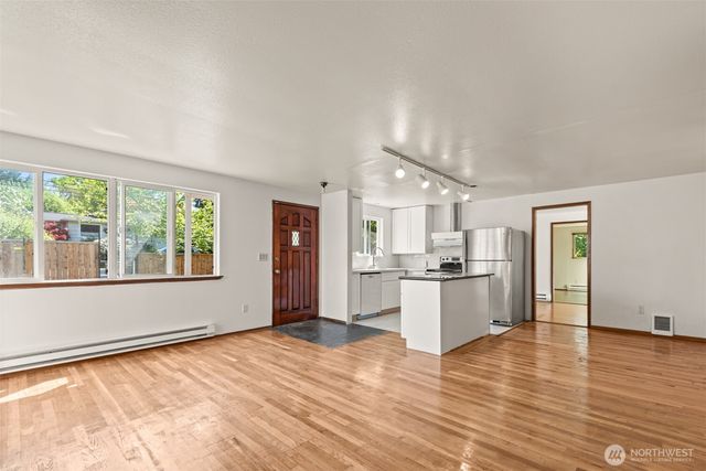 13721 37th Avenue NE, Seattle, WA 98125