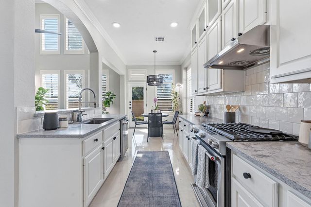 5000 Mission Oaks BLVD 30, Austin, TX 78735