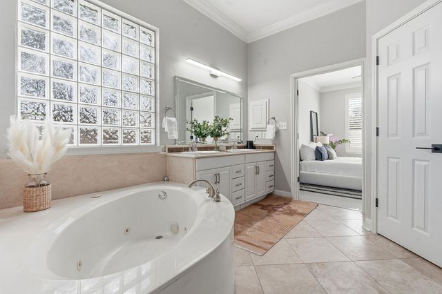 5000 Mission Oaks BLVD 30, Austin, TX 78735