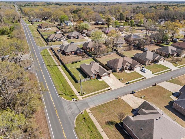 11 Tradewinds Dr, Cabot, AR 72023