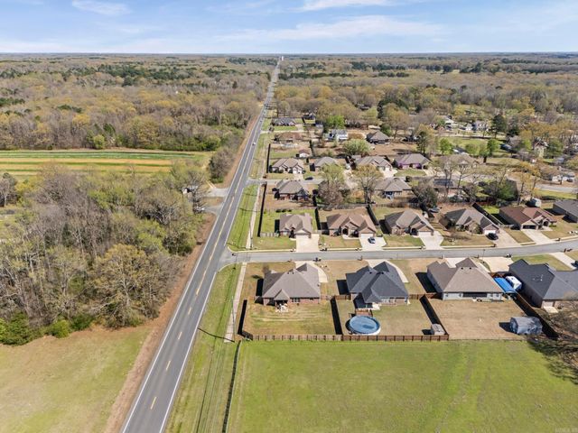 11 Tradewinds Dr, Cabot, AR 72023