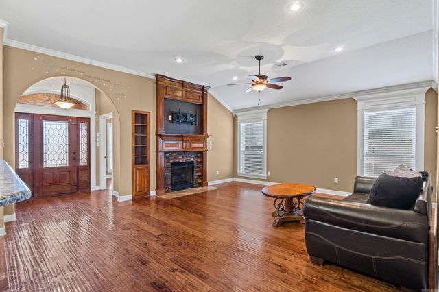 11 Tradewinds Dr, Cabot, AR 72023