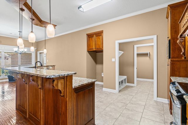 11 Tradewinds Dr, Cabot, AR 72023