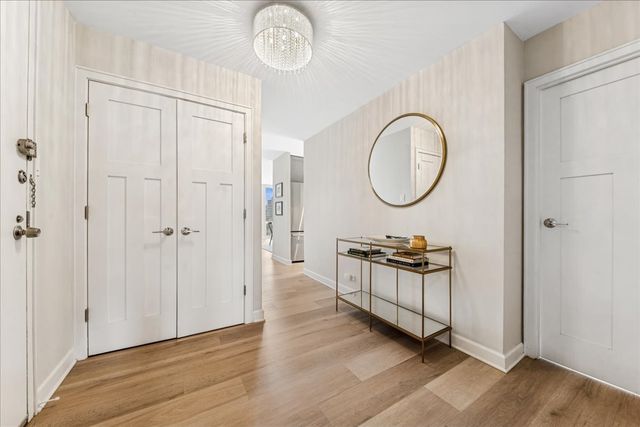 111 E Chestnut Street 22K, Chicago, IL 60611