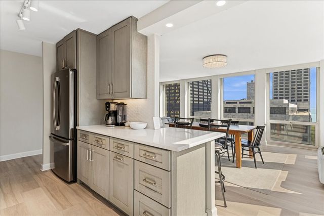 111 E Chestnut Street 22K, Chicago, IL 60611