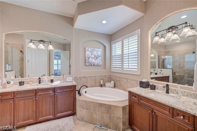 11752 Rosalinda CT, Fort Myers, FL 33912