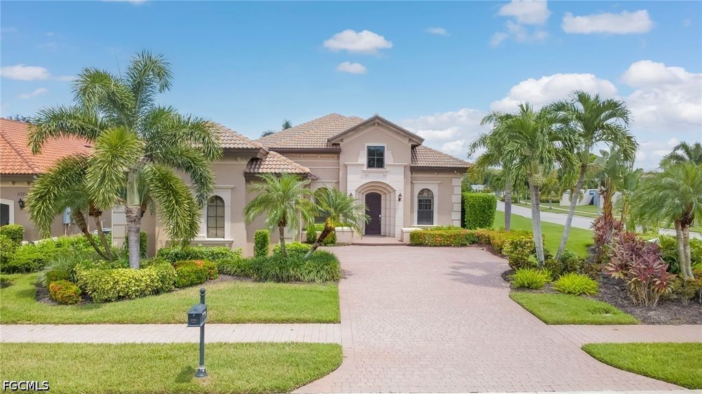11752 Rosalinda CT, Fort Myers, FL 33912