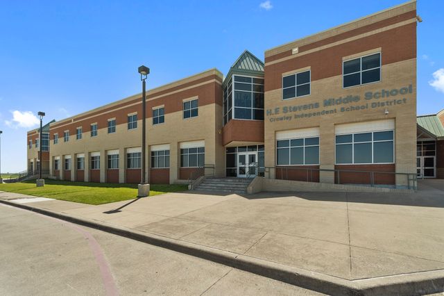 1013 Fairfax Court, Crowley, TX 76036