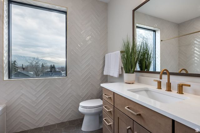 4451 S HOLLADAY PARK LN, Holladay, UT 84124