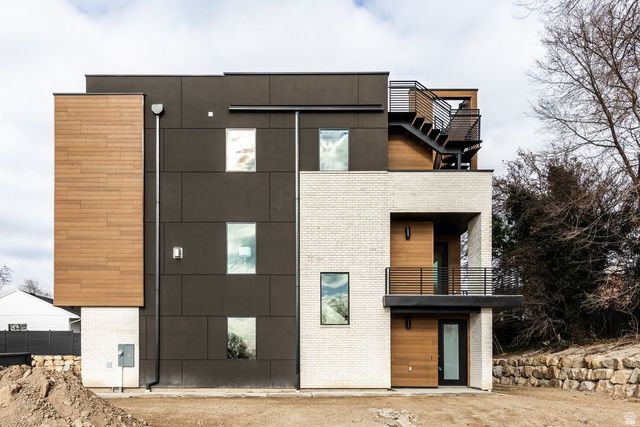 4451 S HOLLADAY PARK LN, Holladay, UT 84124