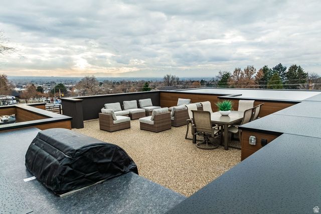 4451 S HOLLADAY PARK LN, Holladay, UT 84124