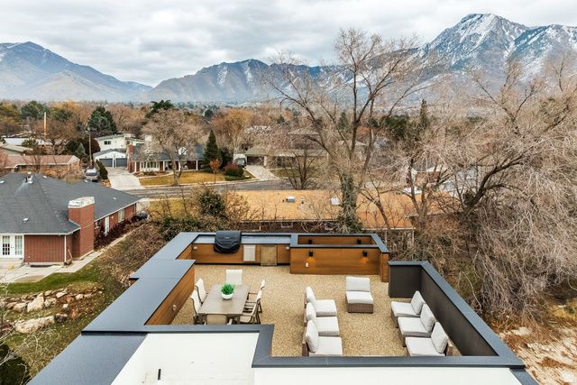 4451 S HOLLADAY PARK LN, Holladay, UT 84124