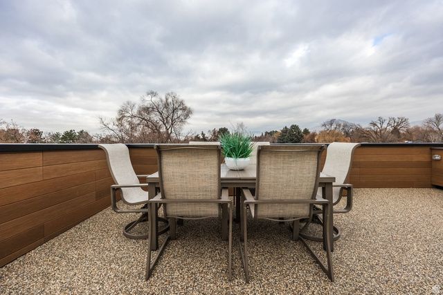 4451 S HOLLADAY PARK LN, Holladay, UT 84124