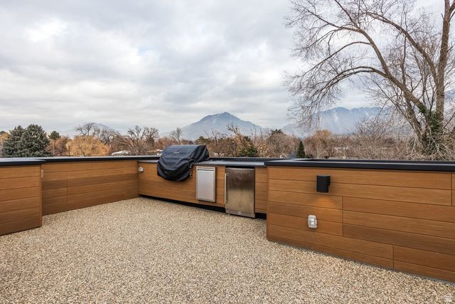 4451 S HOLLADAY PARK LN, Holladay, UT 84124