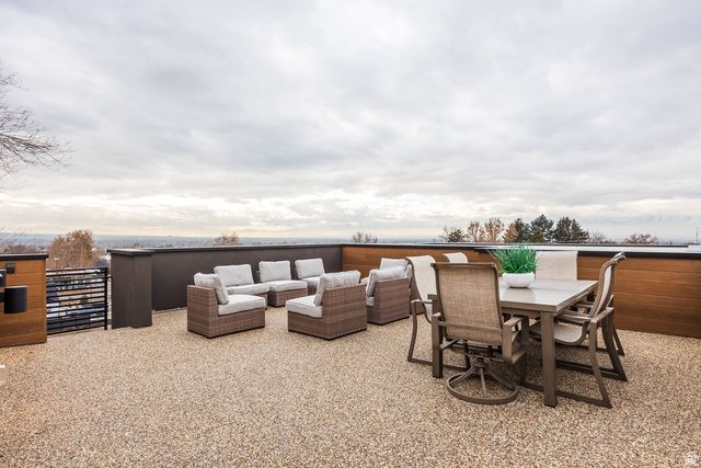 4451 S HOLLADAY PARK LN, Holladay, UT 84124