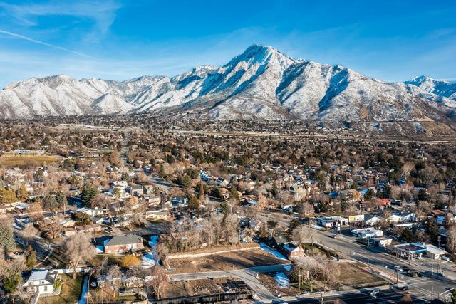 4451 S HOLLADAY PARK LN, Holladay, UT 84124