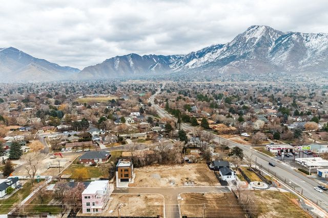 4451 S HOLLADAY PARK LN, Holladay, UT 84124