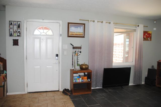 422 CHAMA Street NE, Albuquerque, NM 87108