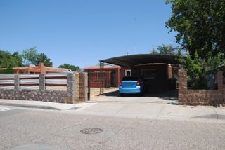 422 CHAMA Street NE, Albuquerque, NM 87108
